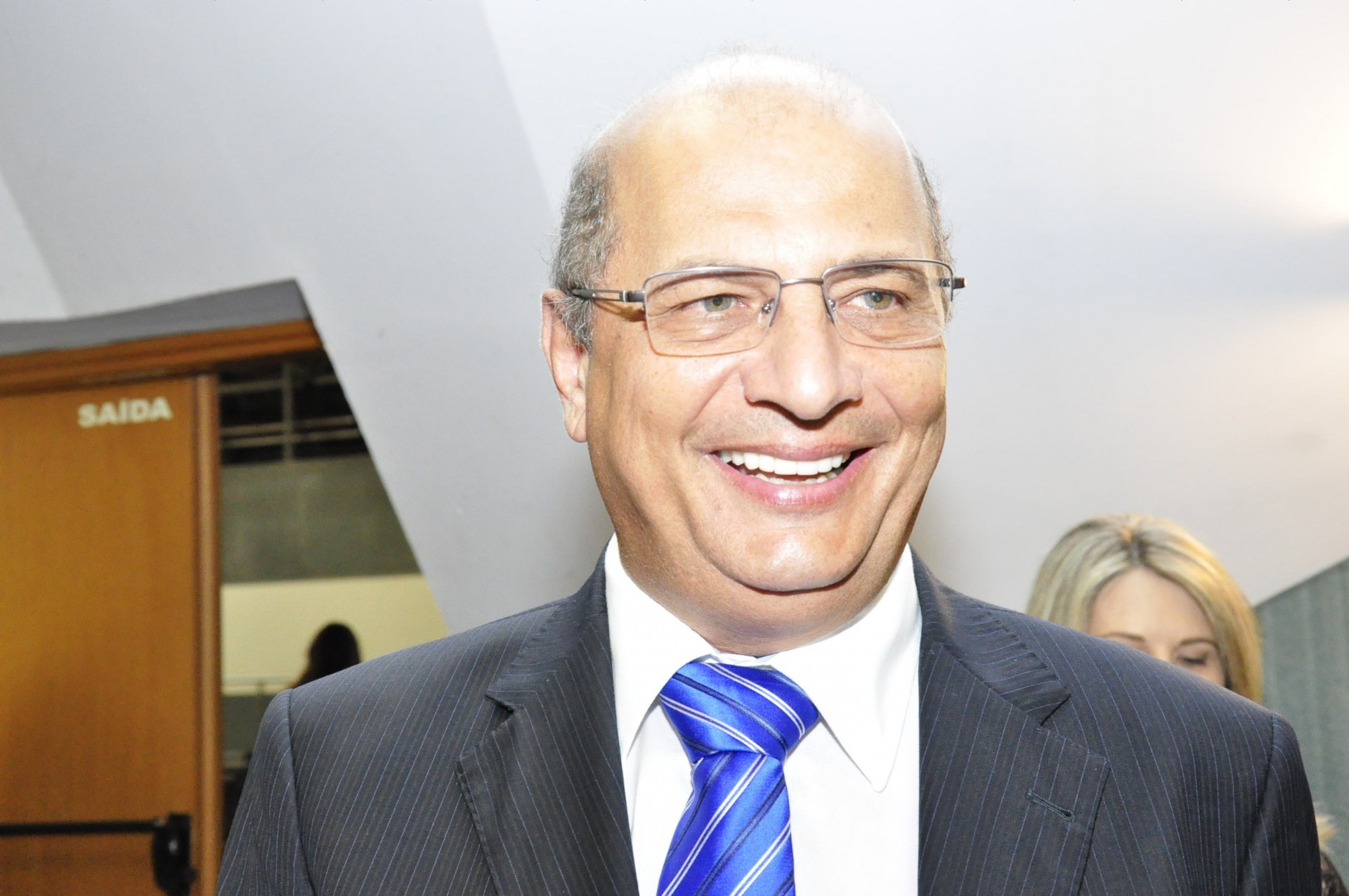 Zeca Viana pede vista e adia votaÃ§Ã£o das contas do Governo