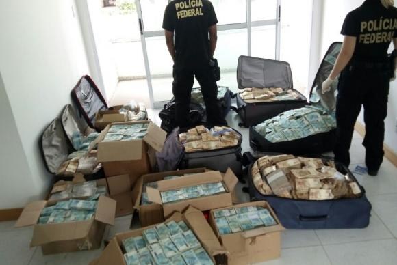 PF acha malas com dinheiro em imÃ³vel supostamente usado por Geddel em Salvador