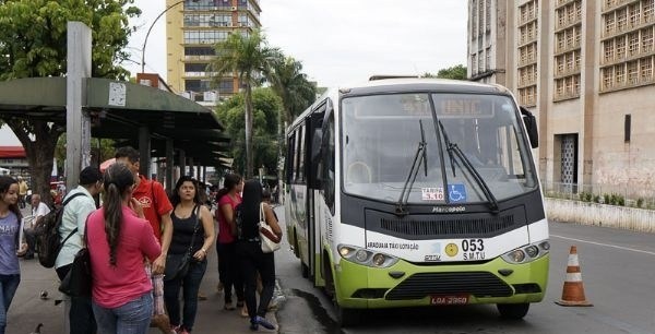 Transporte alternativo busca JustiÃ§a para reverter extinÃ§Ã£o de micro-Ã´nibus