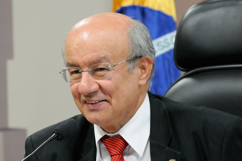 Pimentel culpa governo federal por dÃ©ficit de R$ 76 bilhÃµes