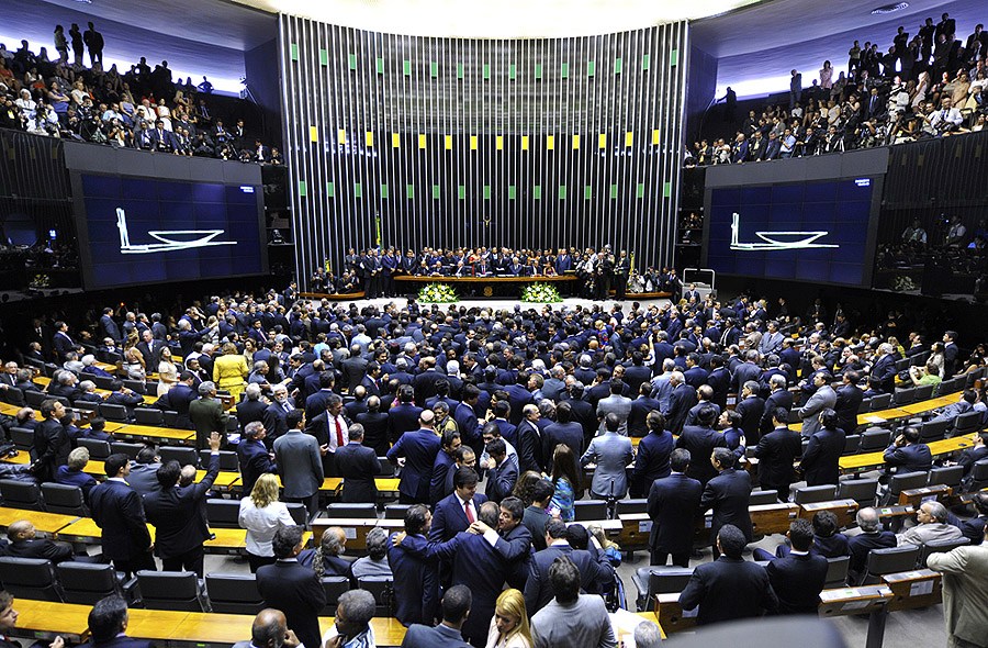 PEC das drogas: Governo dá como perdida batalha na CCJ e prioriza comissão especial