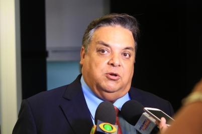 Acompanhado de advogados, Fabris se entrega na sede da PF em CuiabÃ¡