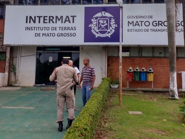 Sindicato promete acionar JustiÃ§a contra Estado para garantir salÃ¡rios