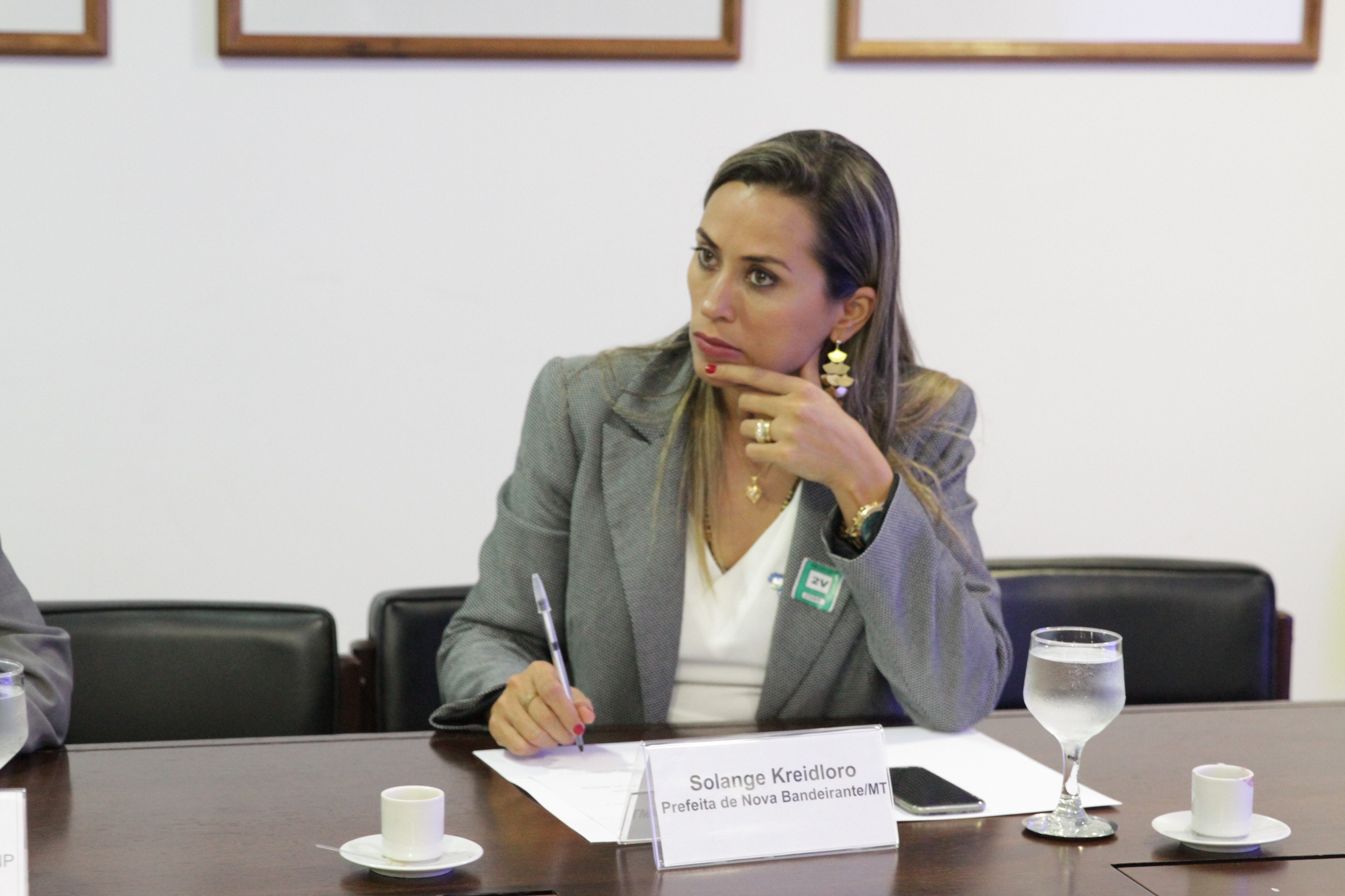 'Quanto mais bem-sucedidas formos, transmitiremos isso', destaca ex-prefeita