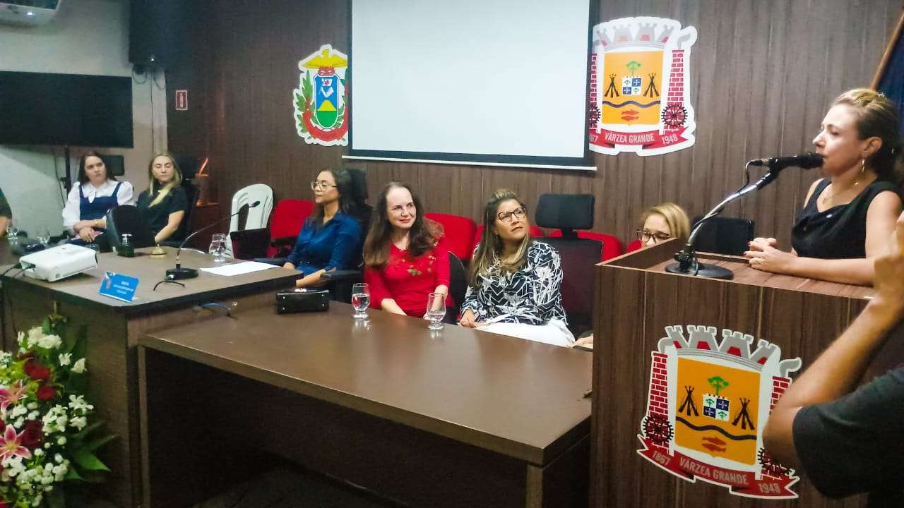 É nossa obrigação dar voz às que foram silenciadas, crava prefeita de VG 