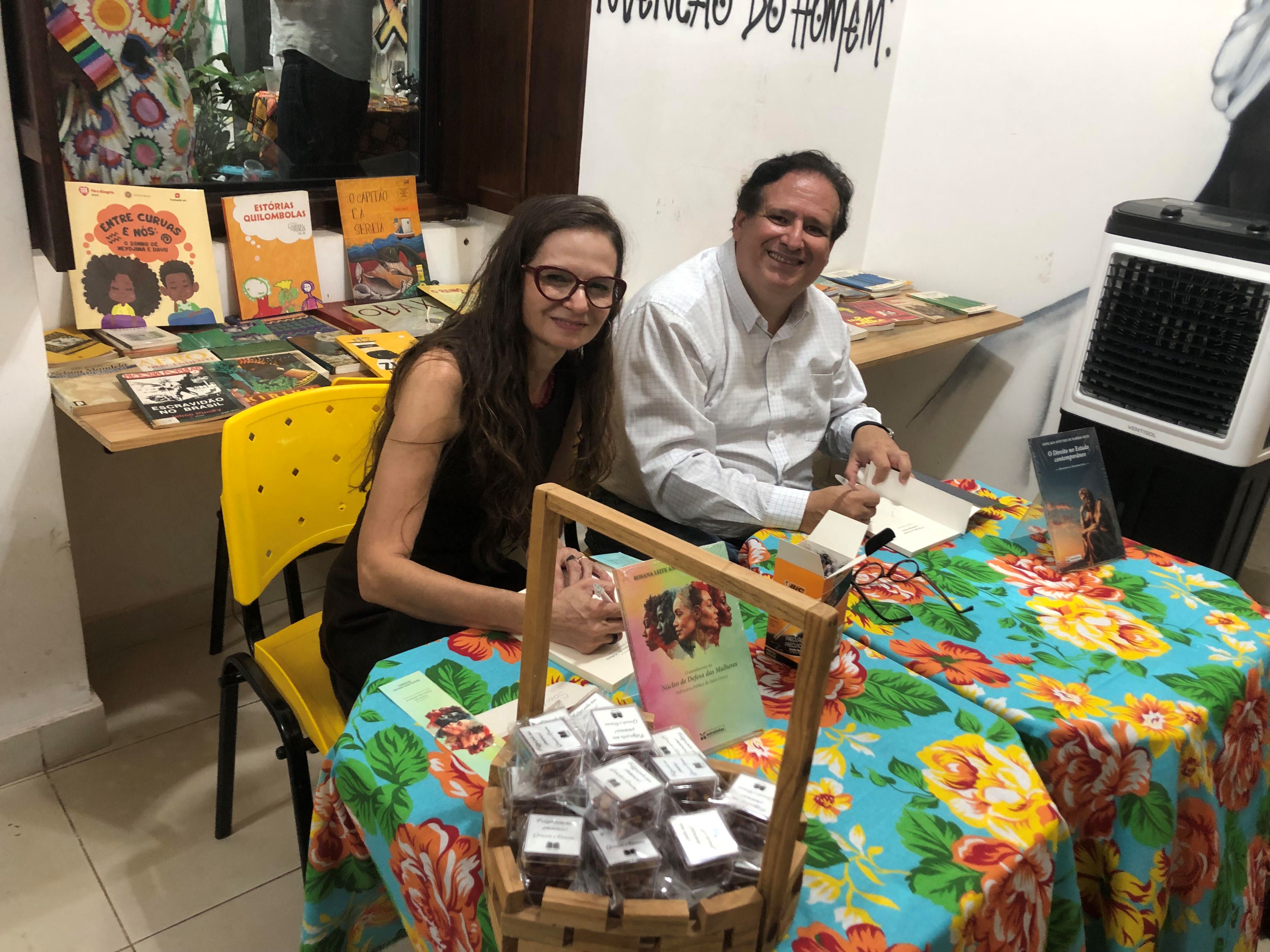 O atendimento no Núcleo de Defesa das Mulheres – Defensoria Pública de Mato Grosso e O Direito no Estado contemporâneo – Desafios da Magistratura. Duas obras e o marco histórico na literatura mato-grossense