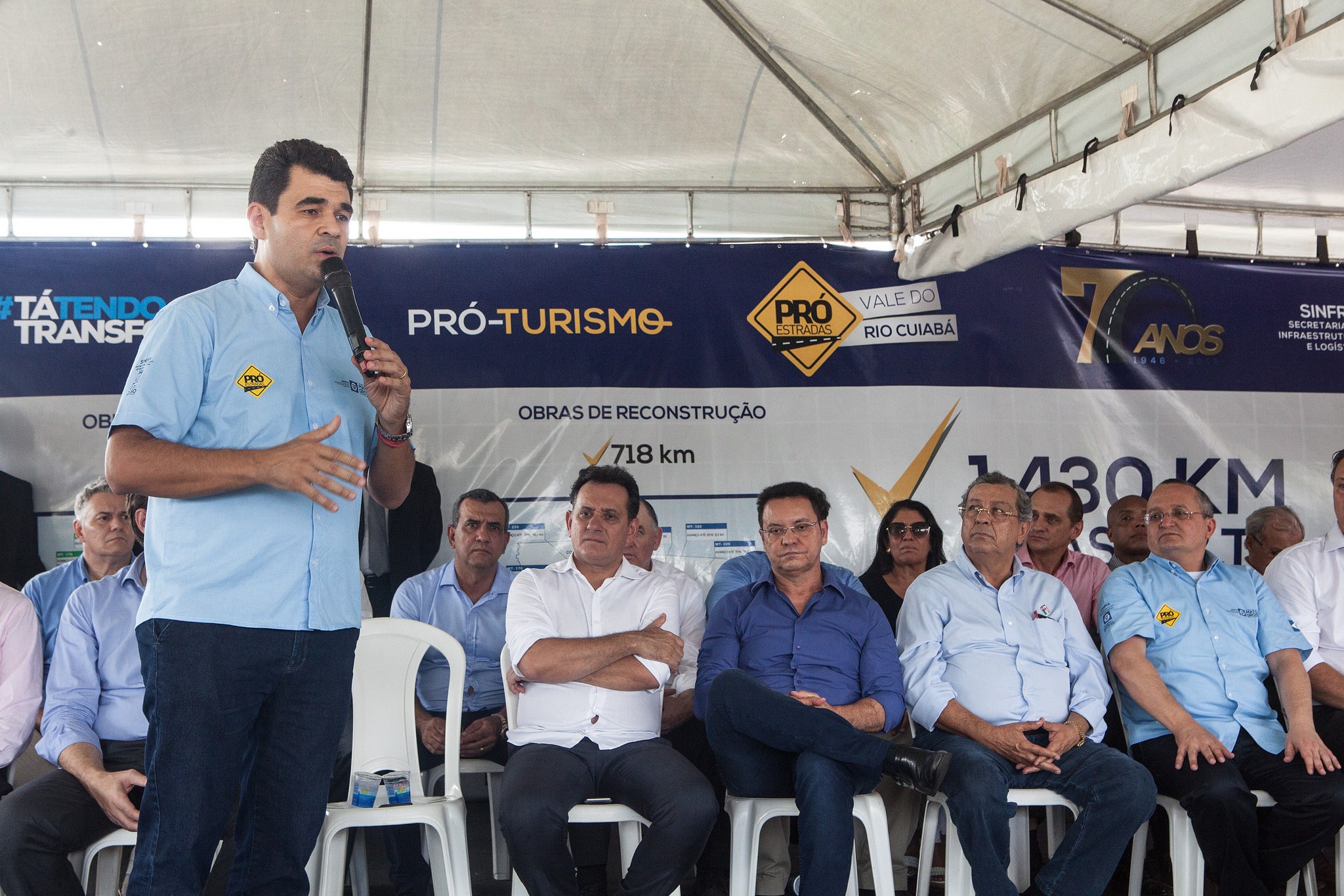 Em expediÃ§Ã£o, Governo anuncia construÃ§Ã£o de ponte e entrega maquinÃ¡rios