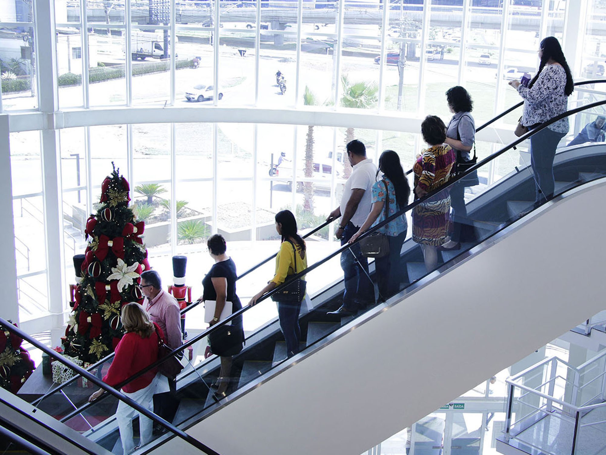 ApÃ³s dois anos de queda, venda em shoppings cresce 6% no Natal