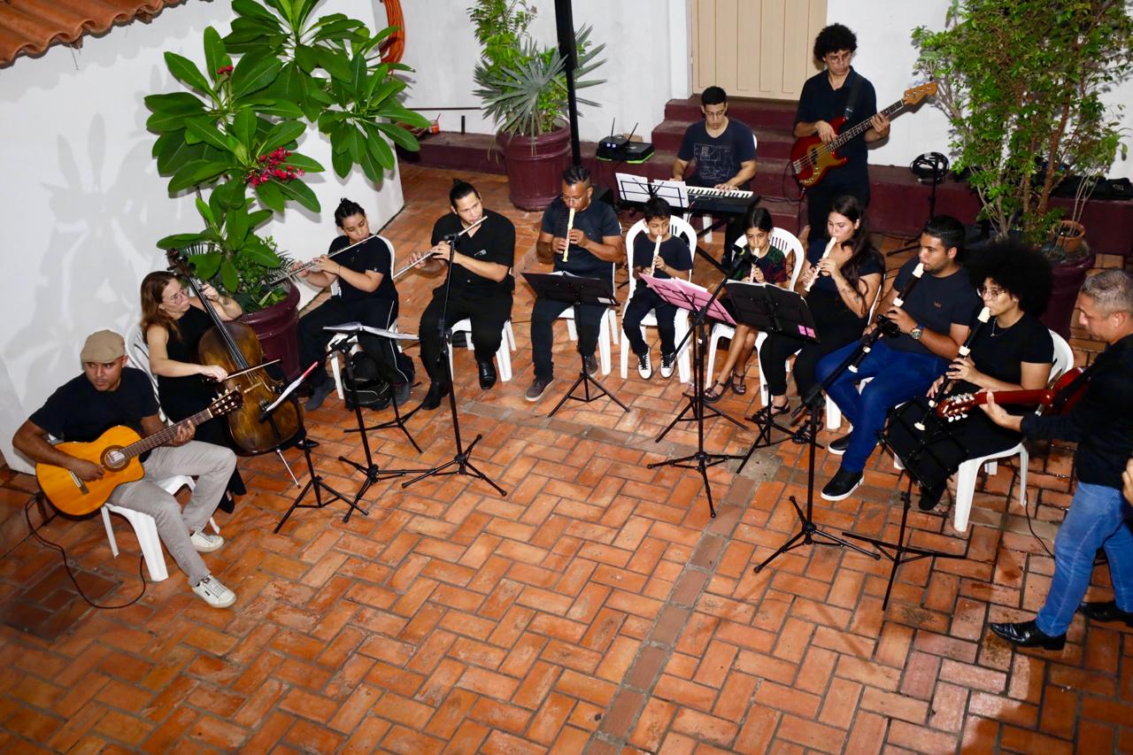 Cuiabá inaugura estúdio público: avanço à produção musical regional