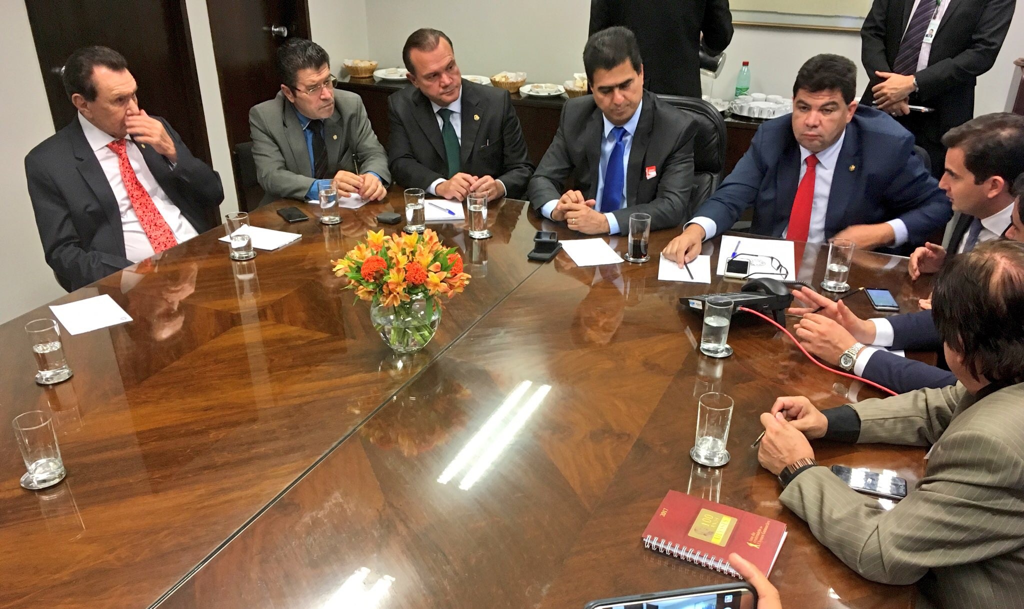 Com caixa 'estagnado', Emanuel busca R$ 100 mi junto ao Governo