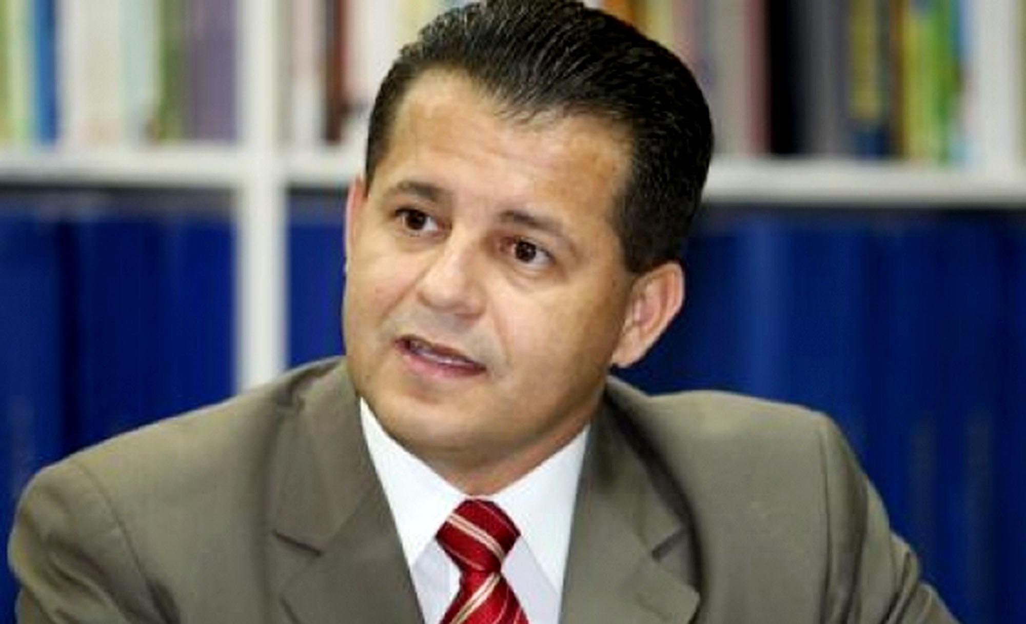 Telefone de Valtenir Ã© hackeado e deputado alerta sobre golpe