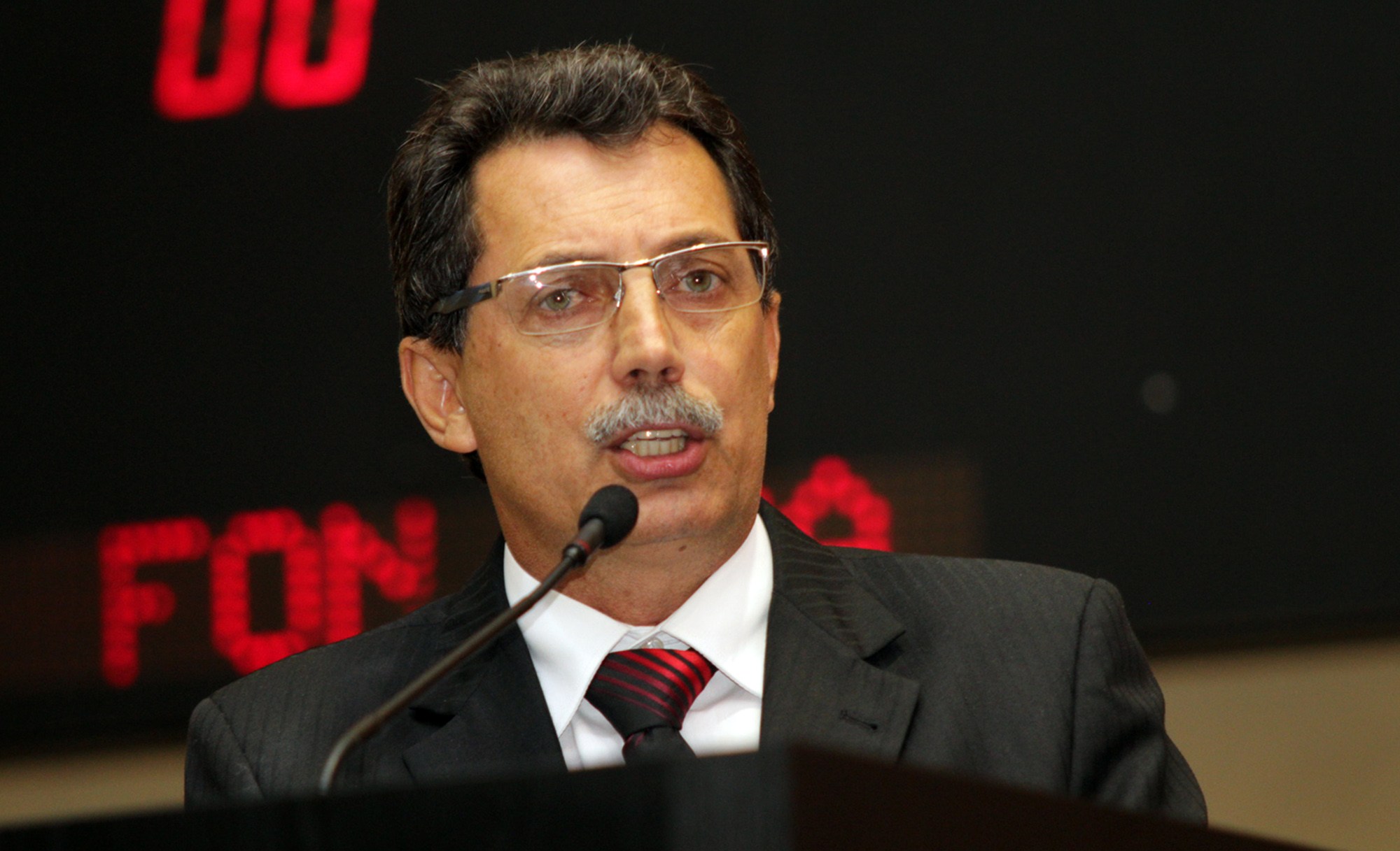 'Afirmo que nunca solicitei qualquer quantia ilÃ­cita', diz Ezequiel em nota