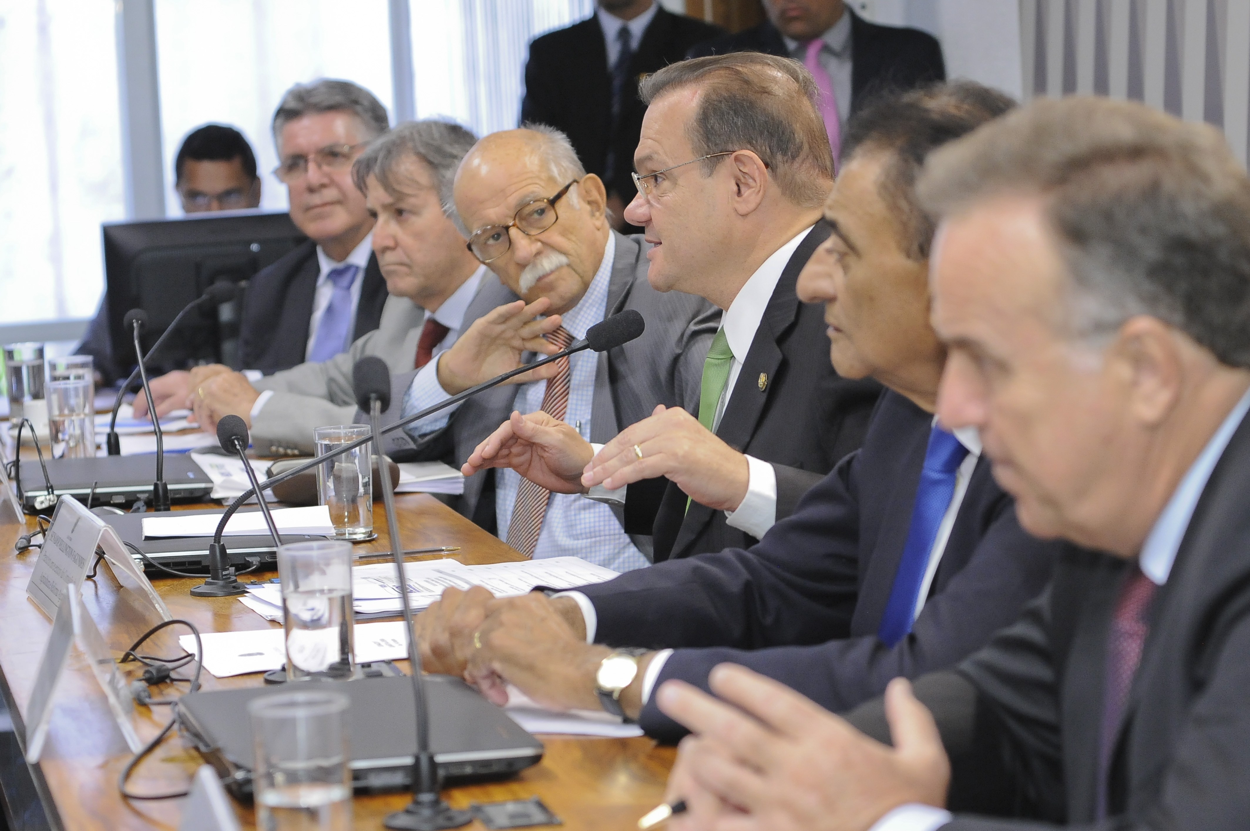 Durante recesso, parlamentares tentam garantir repasse de R$ 156 mi Ã  SaÃºde