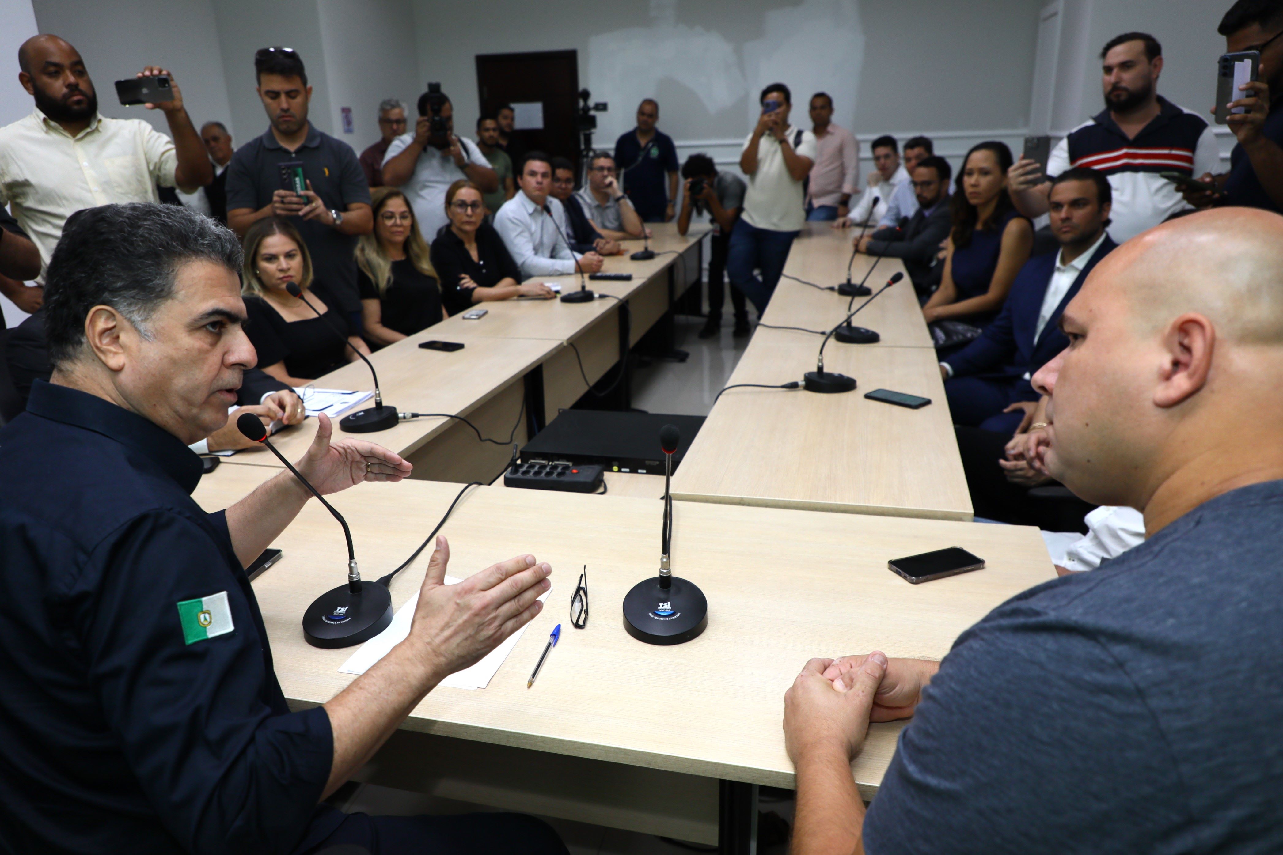 Em reunião de transição com Abilio, Emanuel anuncia mudanças no Orçamento