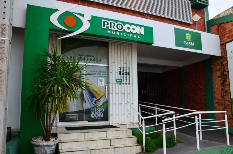 Procon alerta sobre suspensão imediata da venda de cigarros eletrônicos