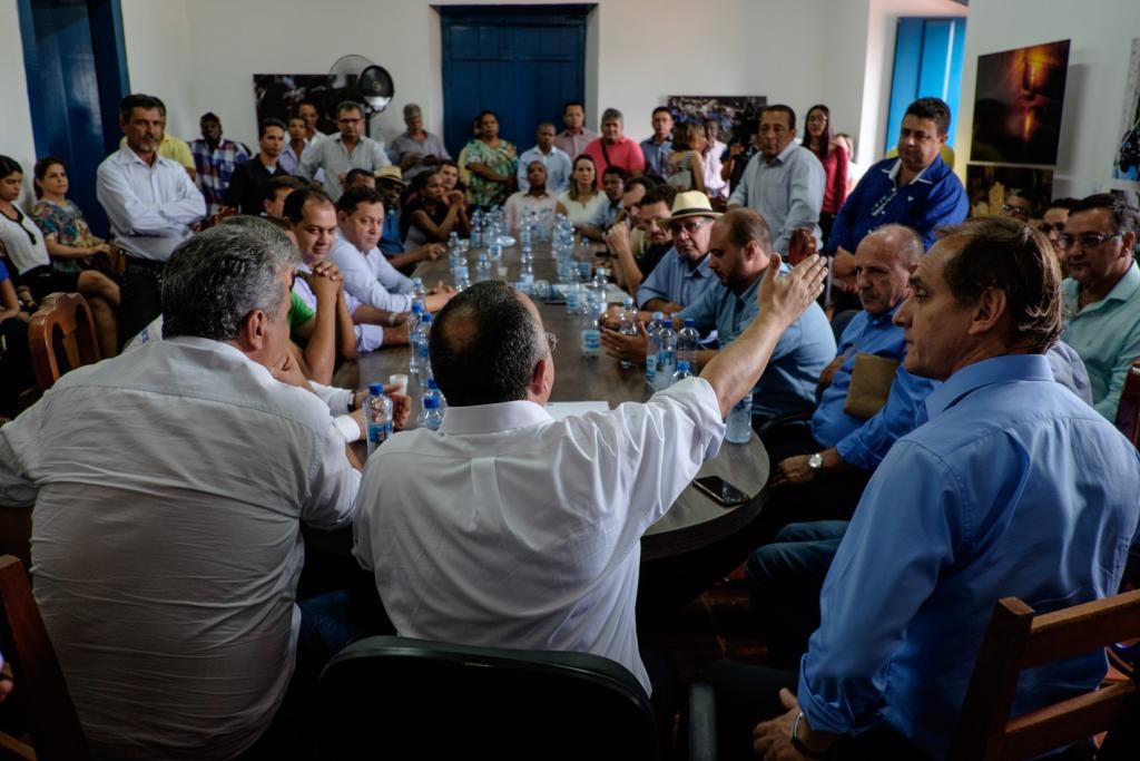 Prefeitos, vereadores e deputados apresentam demandas 