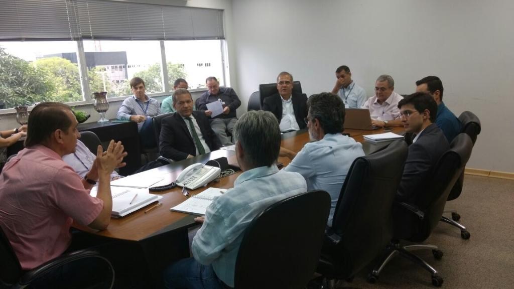 Wilson se reÃºne com equipe para discutir novo emprÃ©stimo para VLT