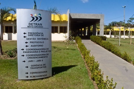 Deputados aprovam projeto que altera taxas cobradas pelo Detran