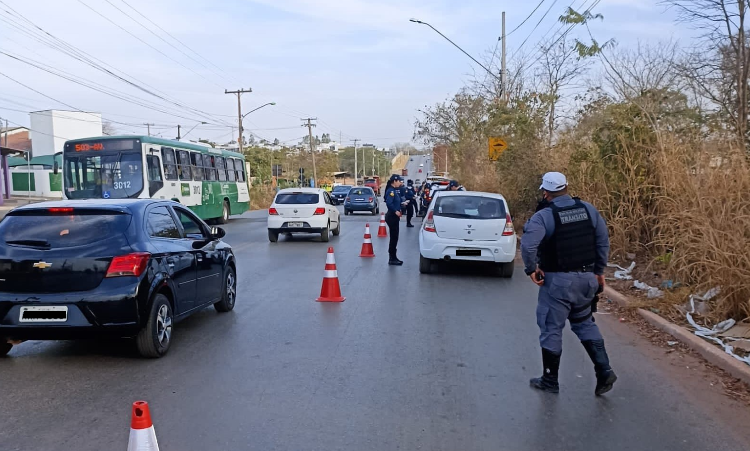 Operação da PM apreende adolescente com 70 porções de drogas