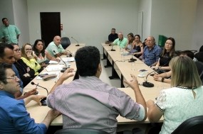 Emanuel e hospitais filantrÃ³picos buscam fim do impasse no atendimento