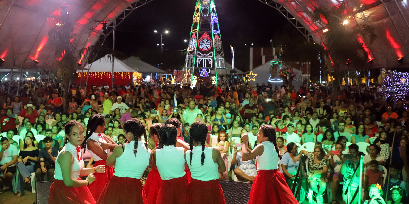 Natal atraiu 25 mil pessoas; decoração permanece até 08 de janeiro