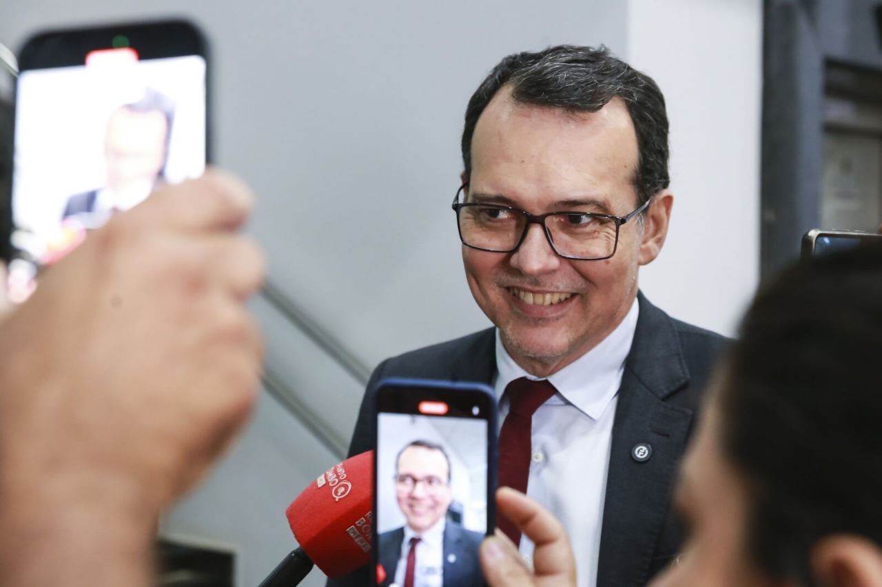 Lúdio comemora derrubada de veto: servidores com direito ao MEI