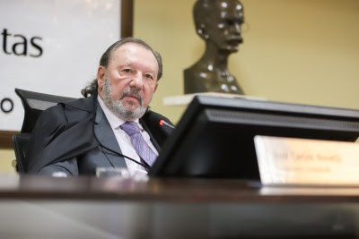 Tribunal de Contas alerta sobre acúmulo de aposentadoria e pensão 