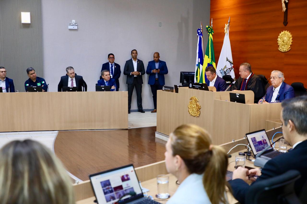 Saúde: Emanuel destaca colaboração entre Poderes durante reunião