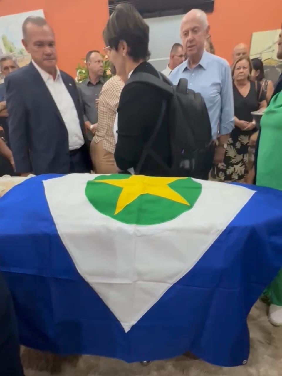 HOMENAGEM À AMÁLIA BARROS