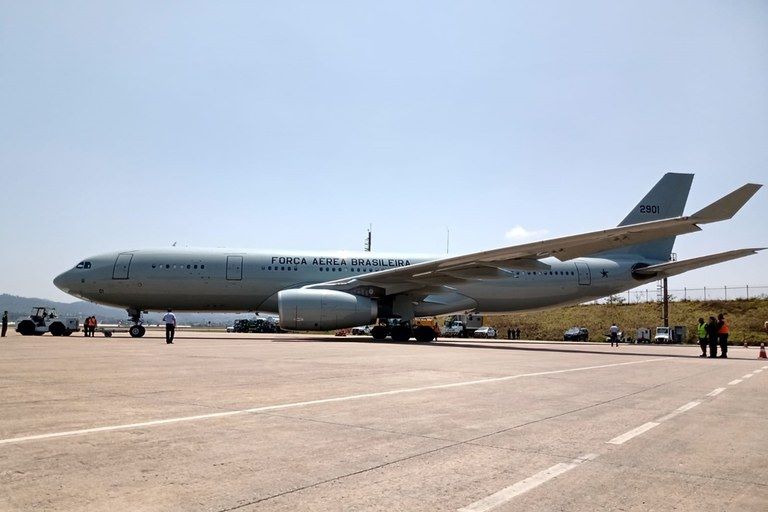 Primeiro voo com repatriados do Líbano pousa em São Paulo com 228 passageiros 