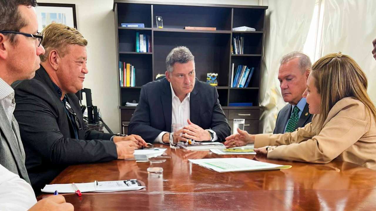 Em Brasília, Flávia articula mais recursos para Várzea Grande