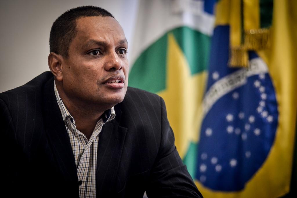Perri manda abrir inquÃ©rito contra coronel Siqueira por 'prevaricaÃ§Ã£o'