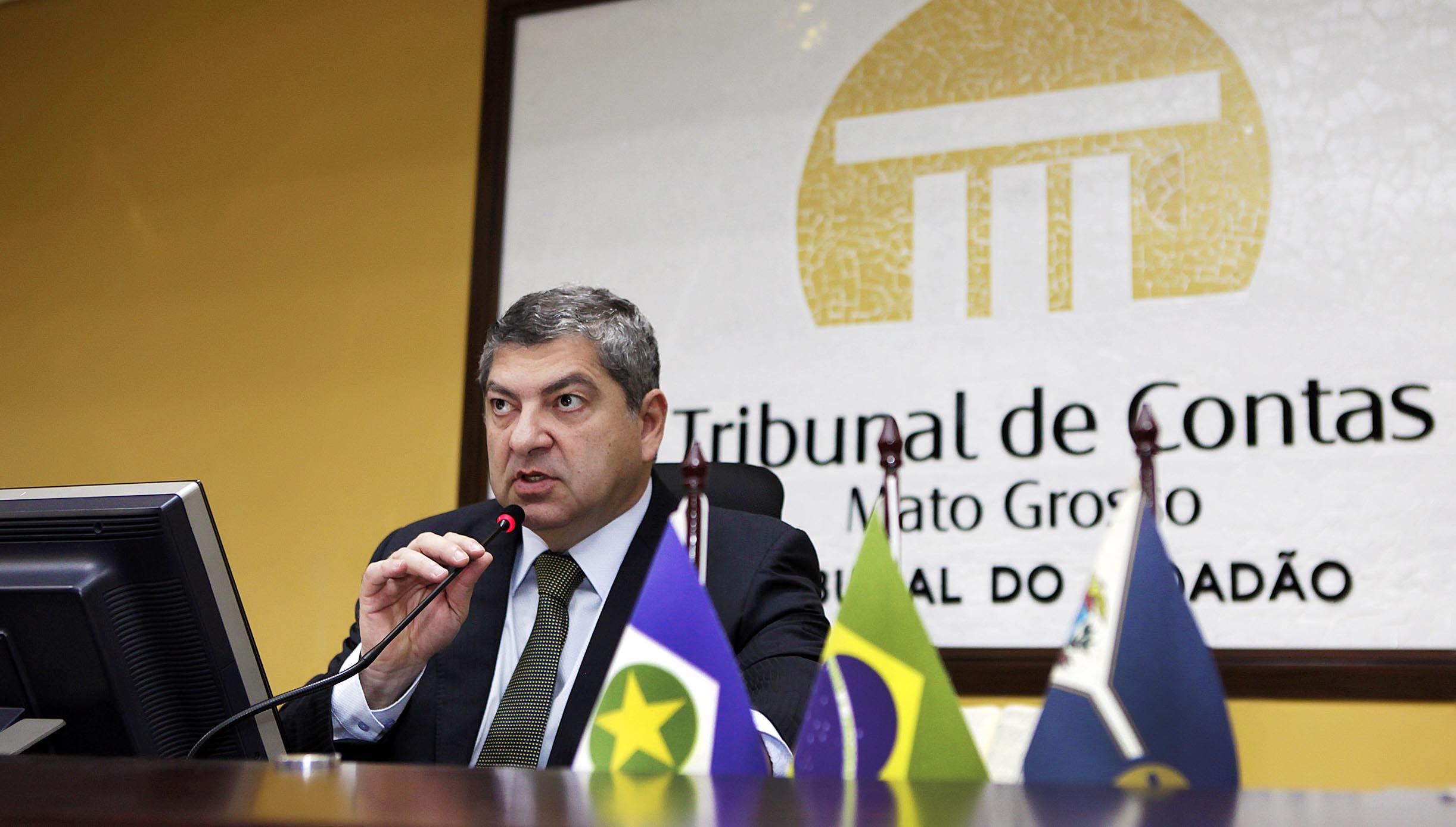 TCE alerta: só Executivo pode recuperar créditos pagos indevidamente