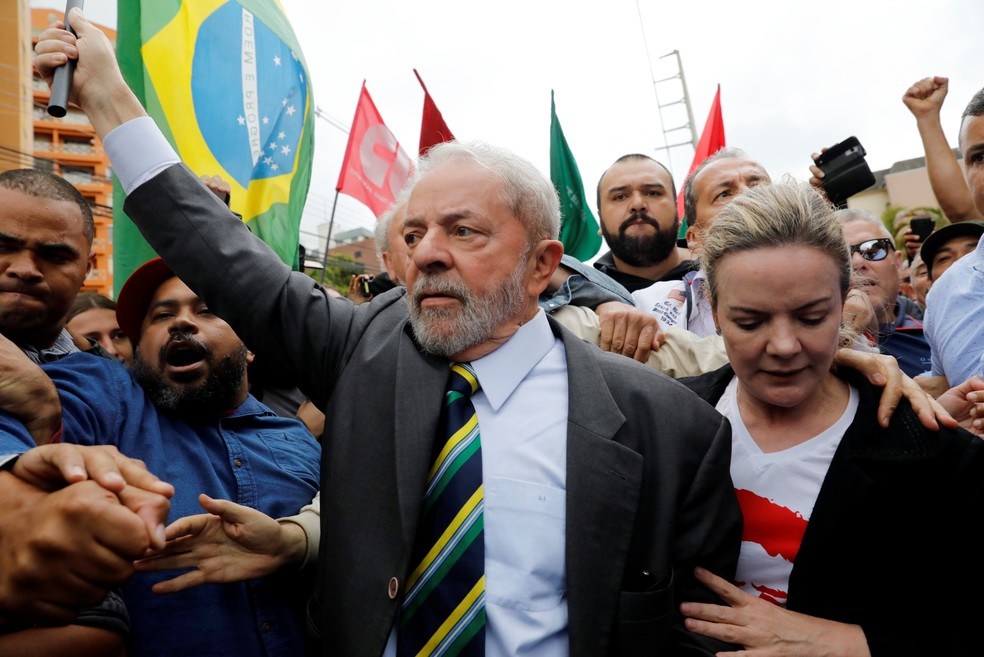 Lula nomeia Gleisi Hoffmann para comandar articulação política