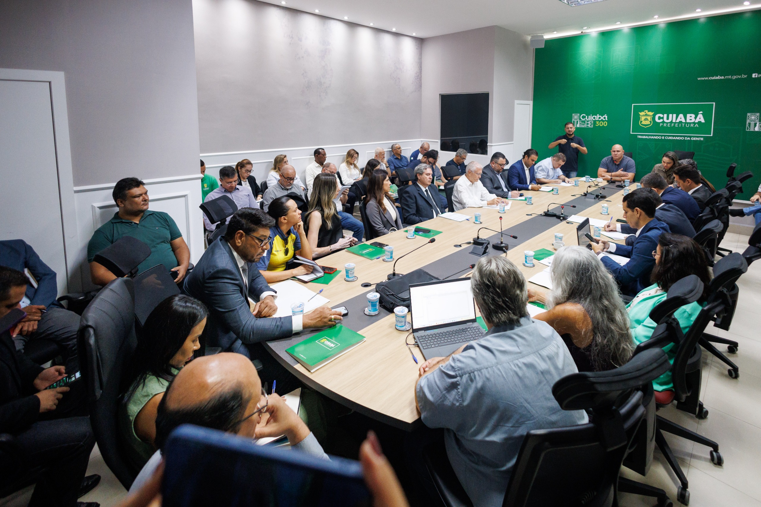 Abilio: reunião prevê avanço na economia e foca 100 dias de gestão