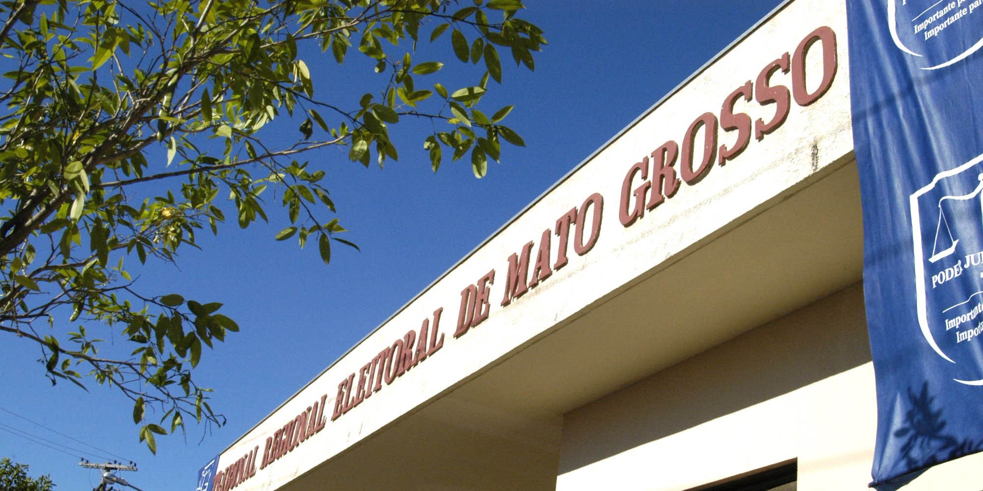 Juiz determina suspensão de propaganda de Abílio após ataques a Botelho