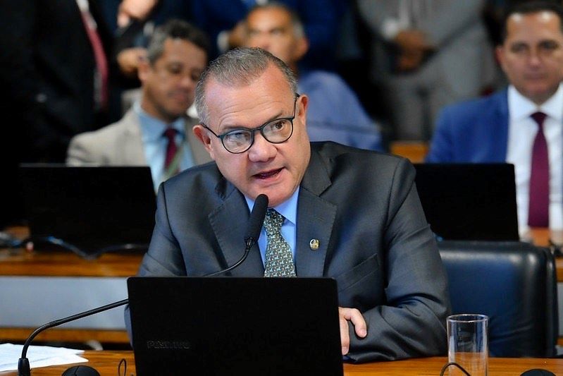Wellington elogia Fux e pede anulação do processo contra Bolsonaro