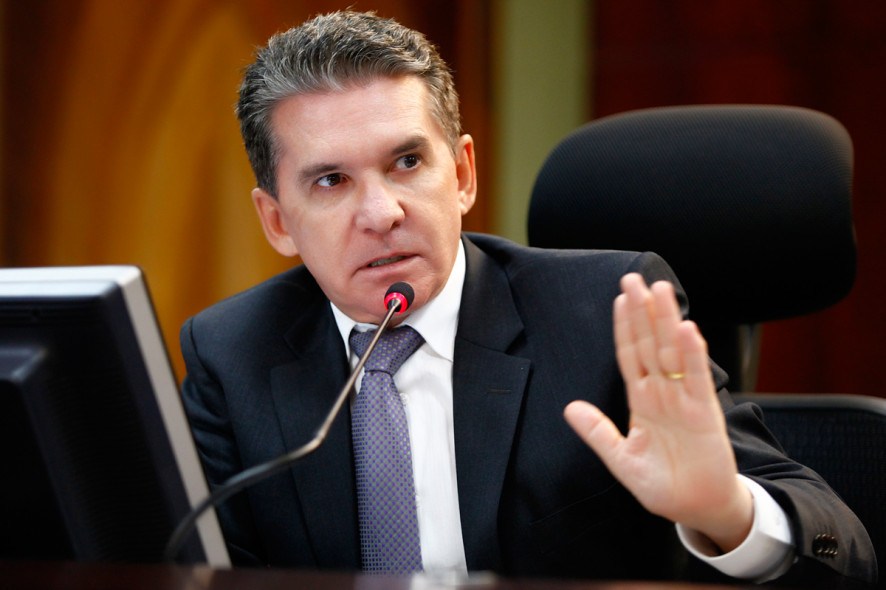 Presidente do TCE anuncia debate sobre endividamento dos servidores 
