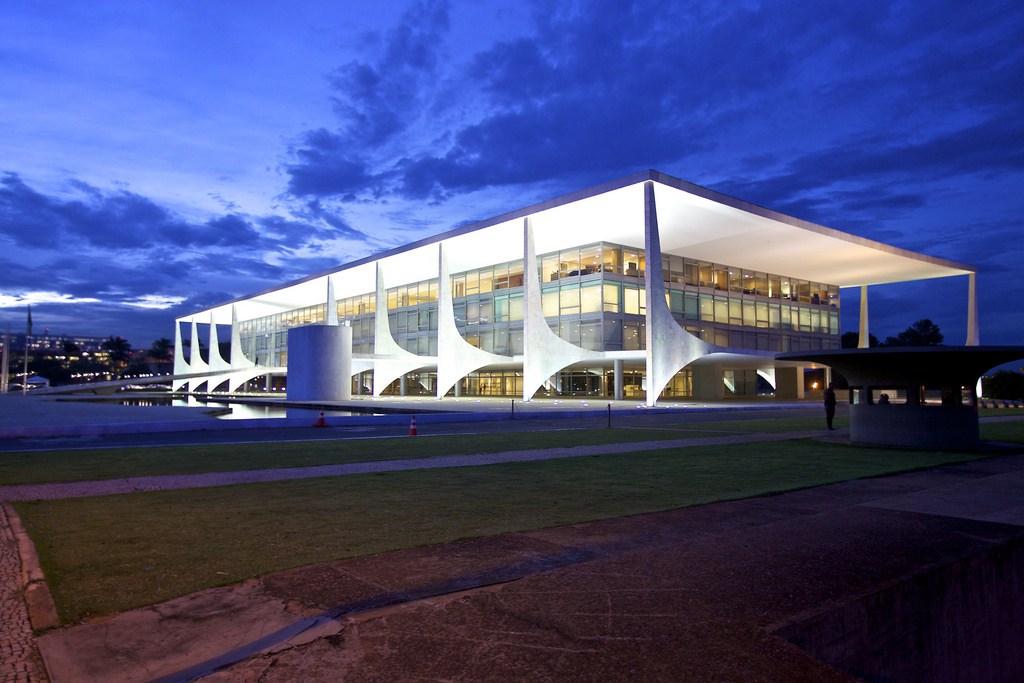 Sancionada lei que proíbe descontos em benefícios do INSS