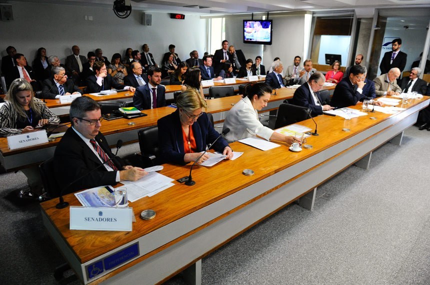 Projeto altera critÃ©rio sobre representaÃ§Ã£o de partidos nas comissÃµes