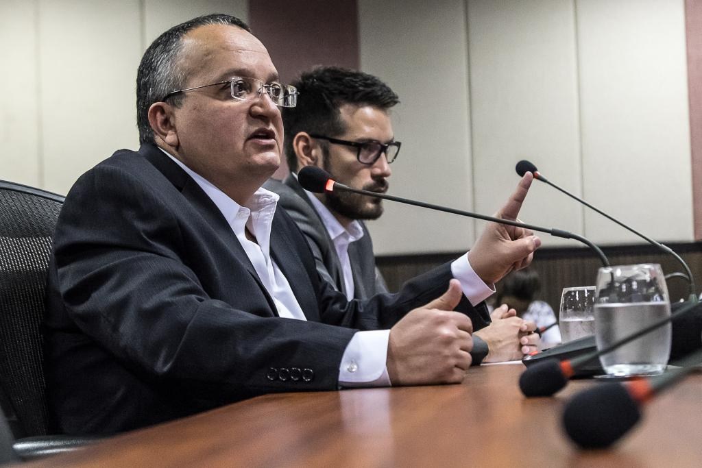 Taques diz que cumpre todos os aumentos concedidos por Silval aos servidores
