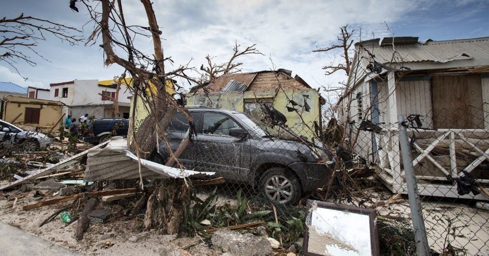 FuracÃ£o Irma: FAB resgata 14 pessoas na Ilha de San MartÃ­n