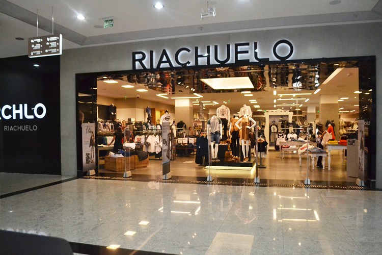 JustiÃ§a condena Riachuelo a pagar cliente que teve seus dados roubados