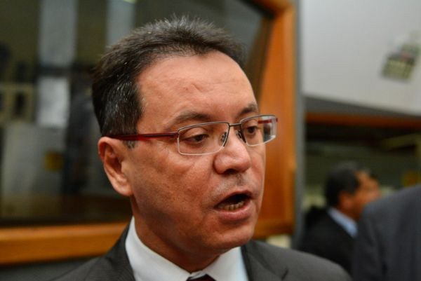 Taques e Poderes discutem duodÃ©cimo; AL pode renunciar parte do atrasado