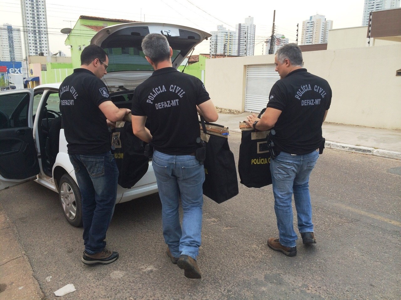 Agentes de tributos investigados por recebimento de propina sÃ£o afastados do cargo