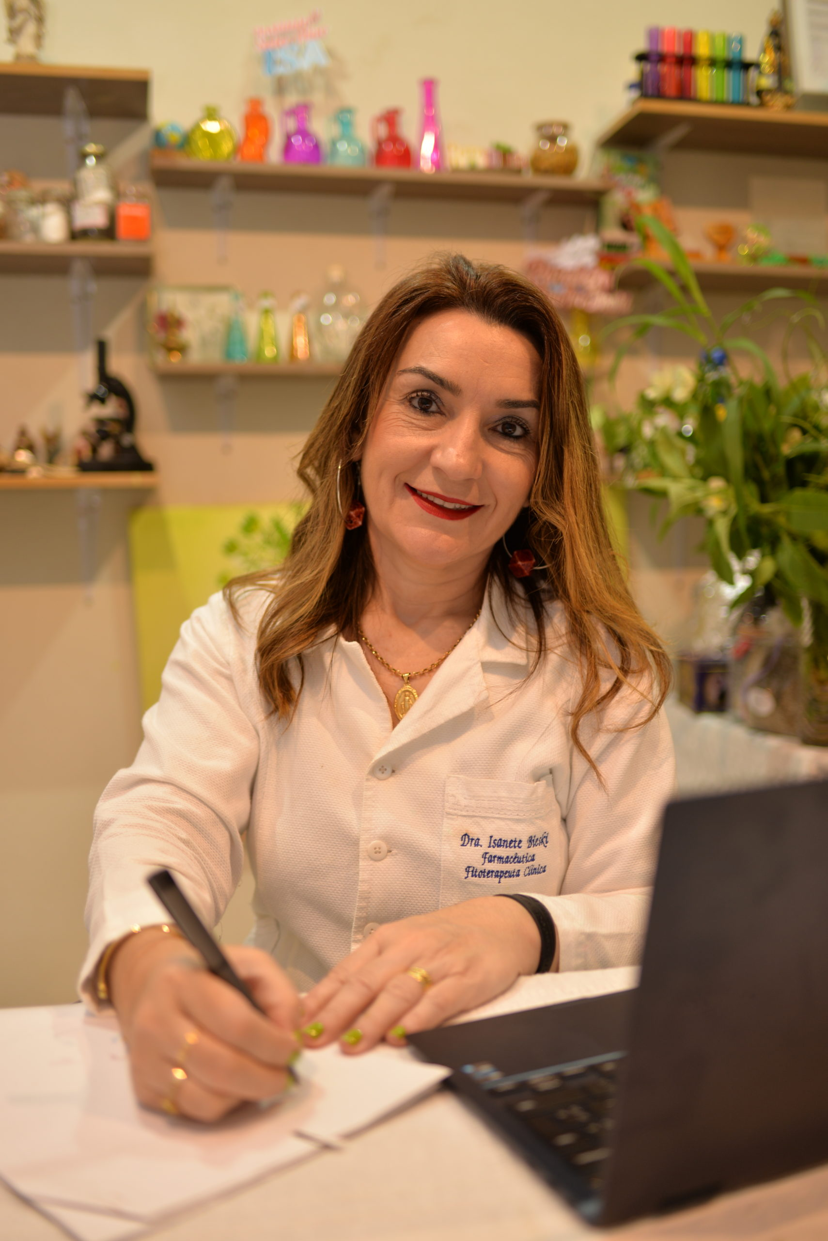 A importância do farmacêutico no consultório de fitoterapia público e privado