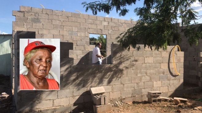 VoluntÃ¡rios pedem ajuda para terminar casa de idosa que cuida de 7 netos
