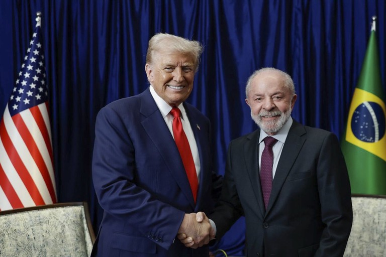 Donald Trump reduz tarifas que atingem café, carne bovina e frutas