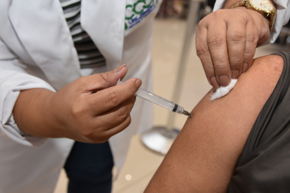 Campanha de vacinação contra a gripe começa nesta segunda