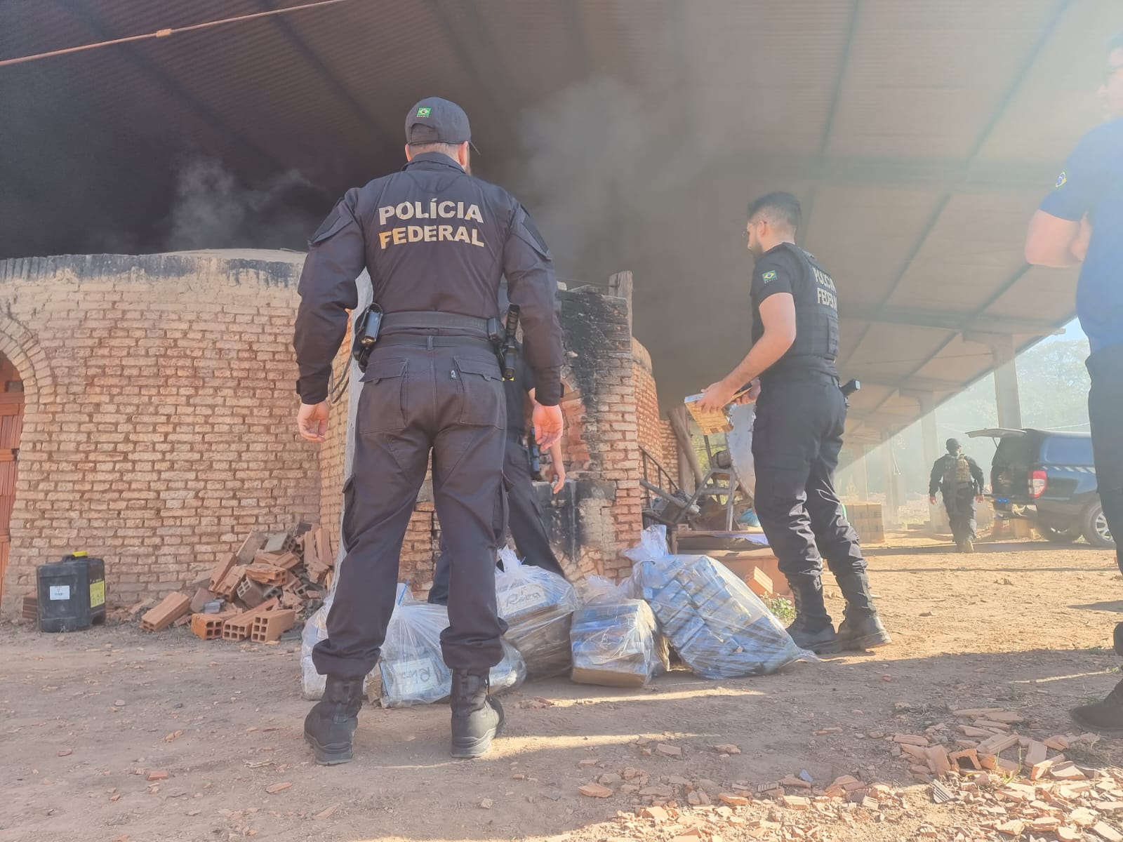 PF INCINERA 1,1 MIL KG DE DROGAS